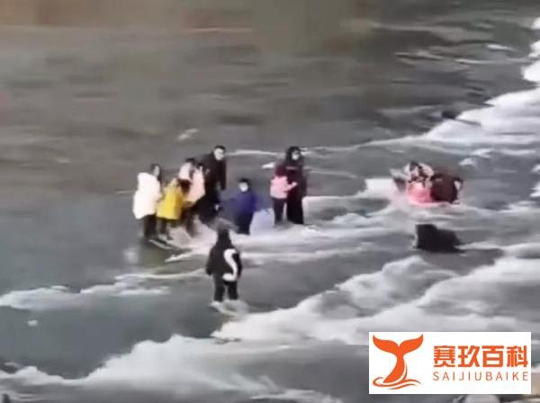 祈求平安:三门峡大坝附近突发涨水,打卡网红多人被冲走