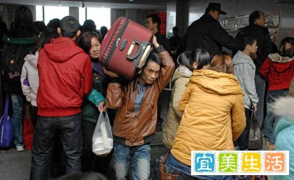 “万元抢人”但没人去！“六千元每月”抢破头