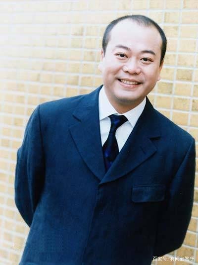 与赌王孙女相恋，婚后才知老婆强大背景，被外界调侃傻男演员的是谁？