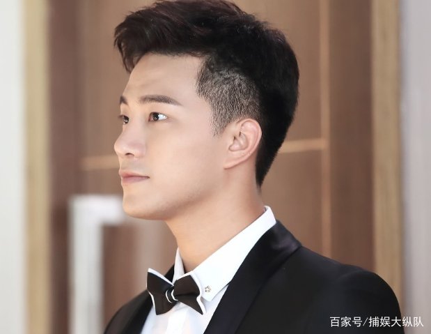 25岁娶娇妻,生下女儿就剃发出家,如今生活幸福,他是谁?