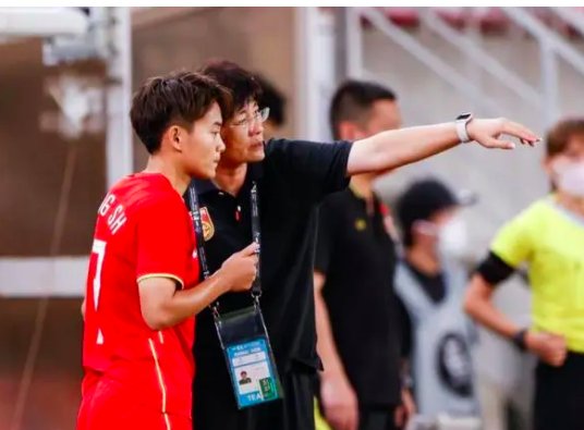 王霜为何连续替补？