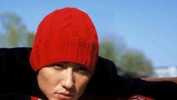 中国第一男模特胡兵的爱情故事：为了初恋坚持不结婚