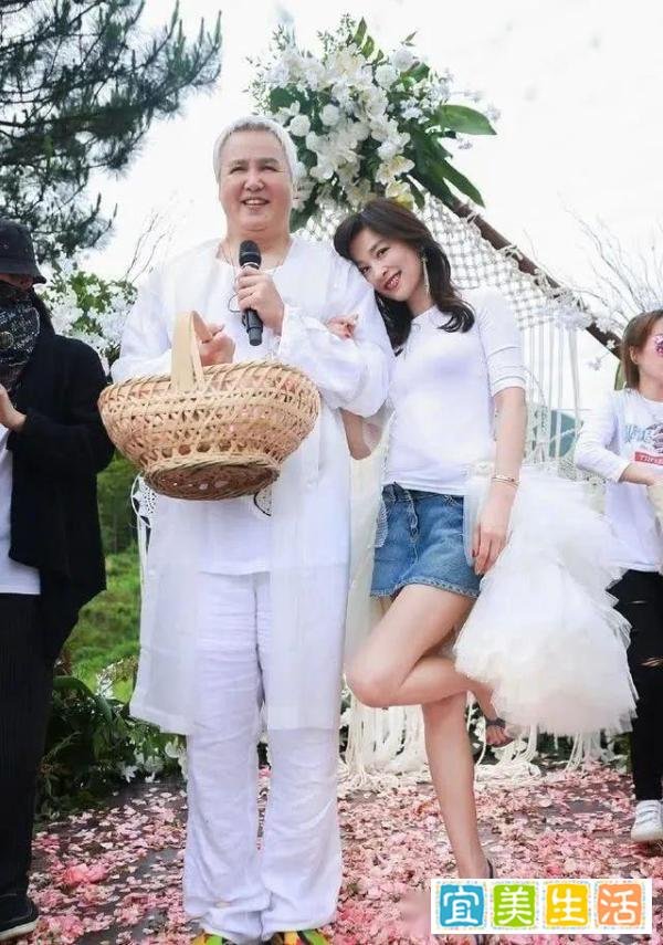 政事堂：张庭夫妇公司被查，背后的原因是什么？