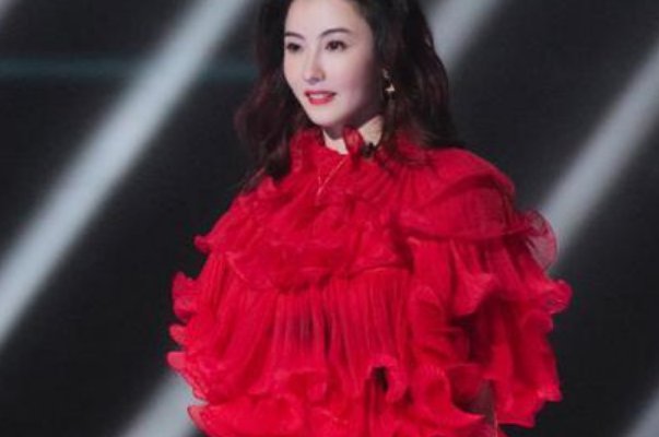 《姐姐2》那英在张柏芝袖口找小抄，二人有过哪些有趣的互动？