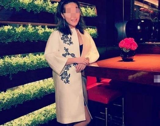 香港豪门名媛跳楼身亡!怀抱5个月女儿双双毙命,全身赤裸显凄惨