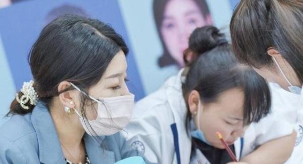 重庆学纹绣一般学费多少钱