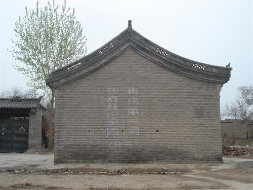 河南老人挖通屋内宋代古地道,老人是如何做到的?
