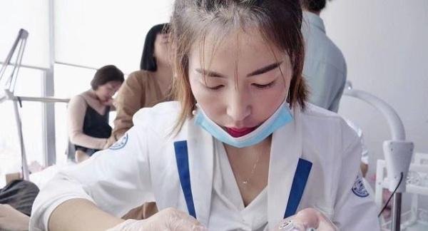 重庆学纹绣一般学费多少钱
