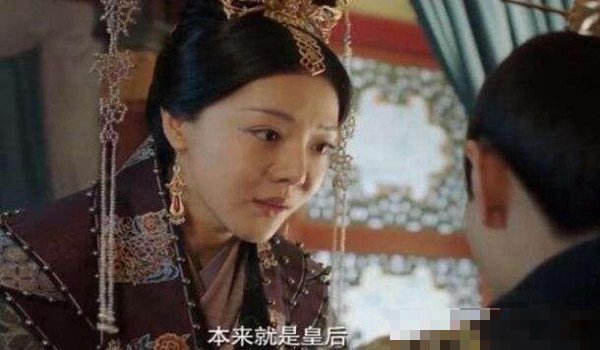 表面贤淑端庄的妈妈剧情介绍
