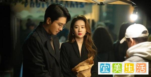 《玫瑰的故事》刘亦菲用双脚挑逗彭冠英,两人眼神暧昧,网:好甜