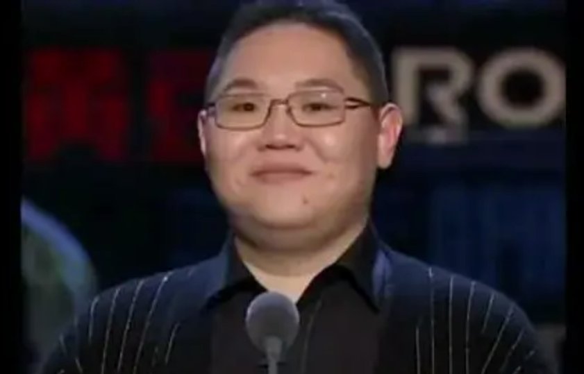 知名主播PDD因直播间翻唱歌曲致歉,他到底冤不冤?