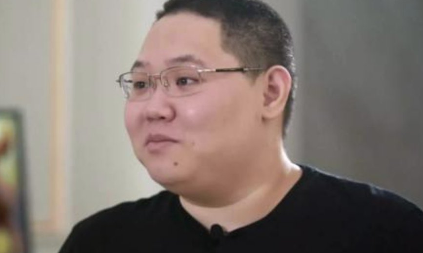 知名主播PDD因直播间翻唱歌曲致歉,他到底冤不冤?