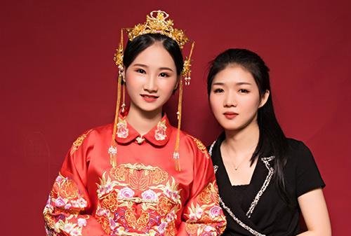 学化妆的发展前景如何?现在想学化妆还来得及吗?
