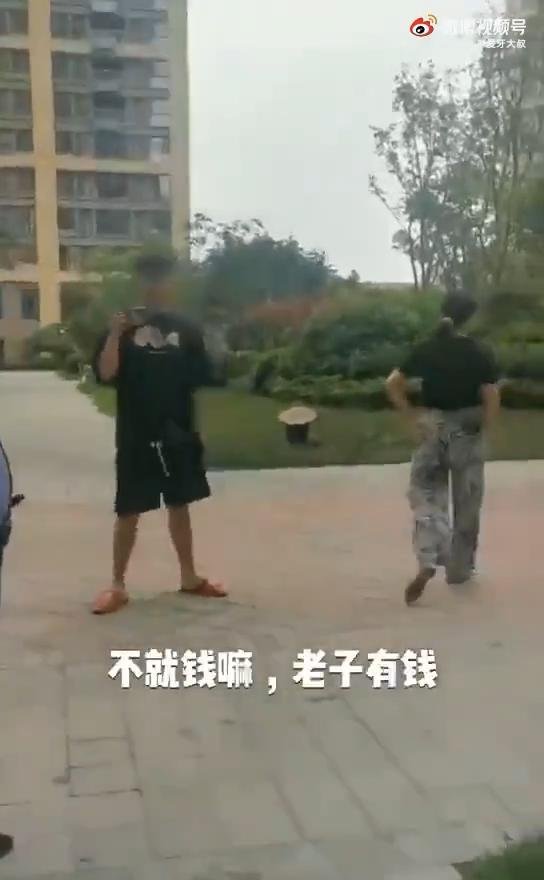 #徽州宴已暂停接待散客# 天之道，损有余而补不足。 有钱、有权、有势，不要张狂，德要配位。