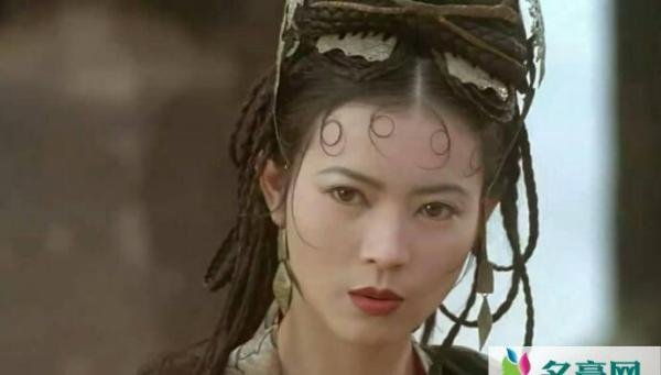 蓝洁瑛墓碑被熏黑受损 蓝洁瑛墓地被纵火焚烧是怎么回事