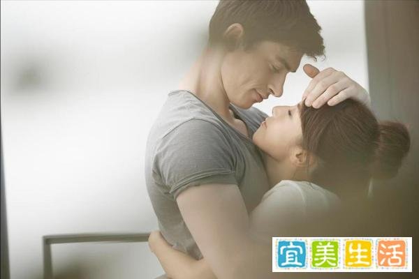 拥抱时男生喜欢蹭要回应吗