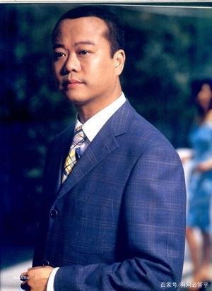 与赌王孙女相恋,婚后才知老婆强大背景,被外界调侃傻男演员的是谁?