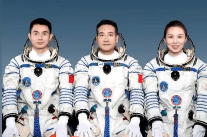 神十三航天员重返地球共分几步
