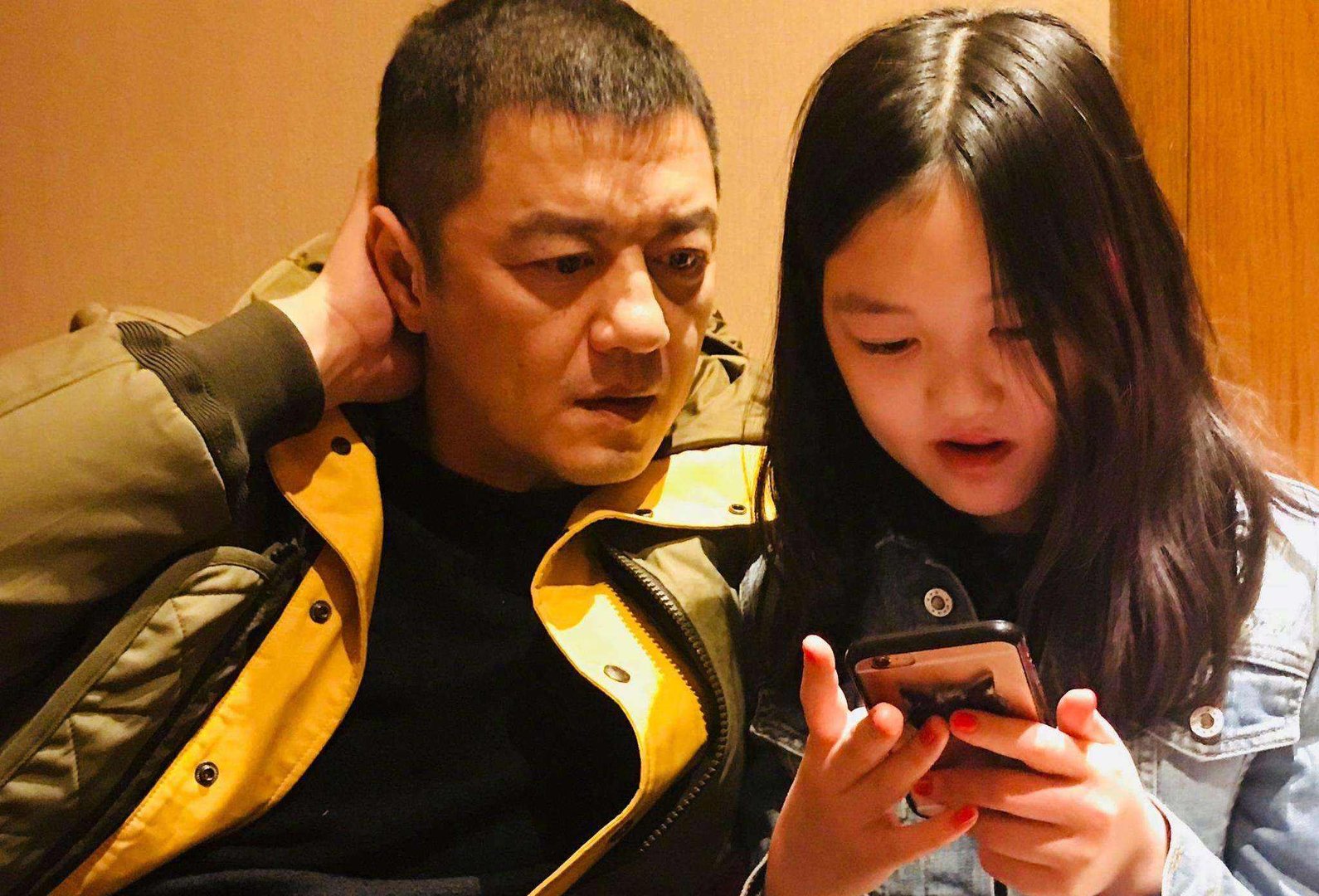 李亚鹏做生意损失惨重,他为何不回来自己的老本行,好好做一名演员呢??