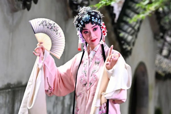 昆曲属于戏剧还是曲艺