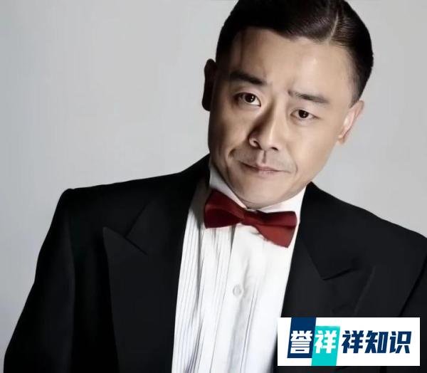 享受生活,周立波婚姻稳定,携老婆胡洁各处游玩,变得低调而内敛