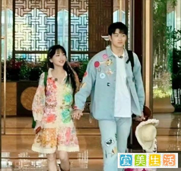 金莎42岁揭秘与小19岁男友恋情争议:言论自由,尽情发声!