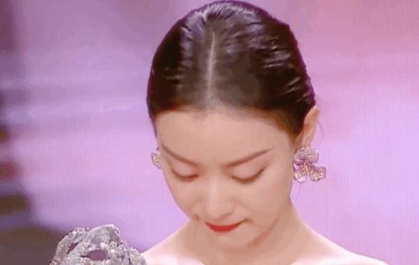 倪妮刘浩存电影之夜在张艺谋面前哭了