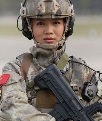 《我是特种兵之火凤凰》中雷战为什么没能忘记安然却要和谭晓琳求婚?
