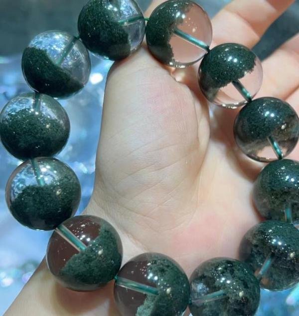 详解天然绿幽灵水晶,一篇即毕业!