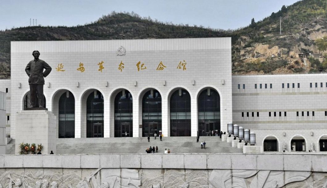 爷爷专程带孙子到延安纪念馆，大声读入党誓词，你对这一幕有何感触？