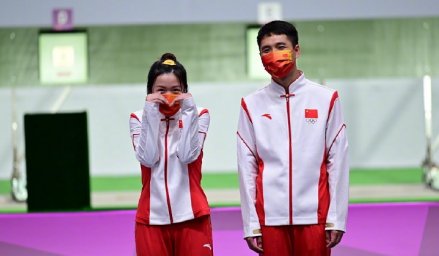 奥运双金女孩商业效应,同款发圈发夹爆火,与白敬亭隔空对话了吗?