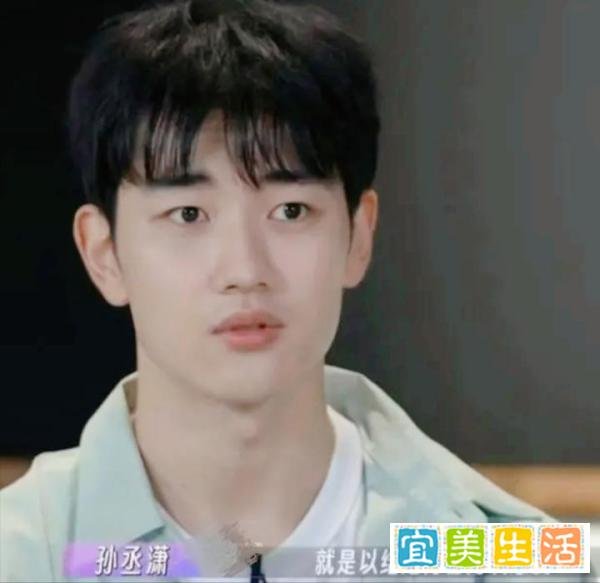 金莎42岁揭秘与小19岁男友恋情争议:言论自由,尽情发声!