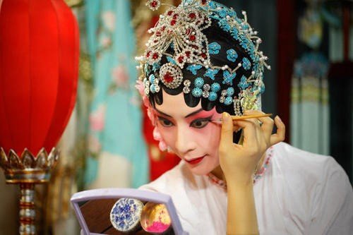 “斯人已去,令人唏嘘”,姜亦珊生前在慈善事业有多大奉献,为何让人如此感叹?
