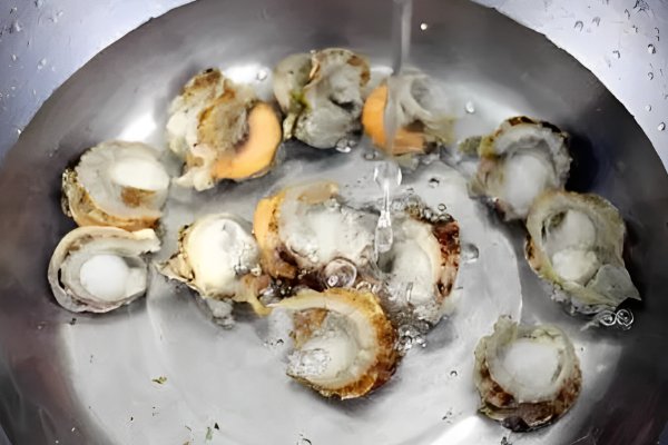 扇贝肉怎么清洗内脏图解