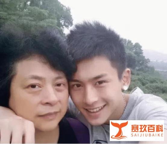 张哲瀚与前日本首相儿子合影曝光，家庭背景越扒越复杂，人脉太广，闪创教育带大家了解了解背后的故事