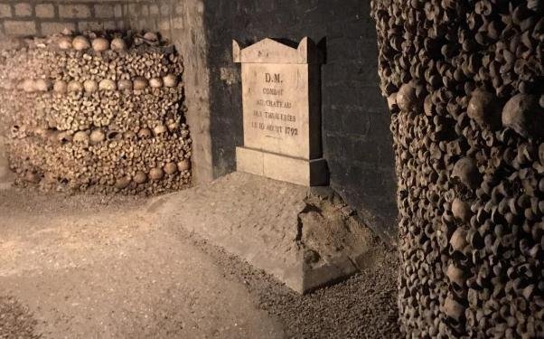 巴黎地下墓穴隐藏着什么秘密,为何被人们称为死亡帝国?