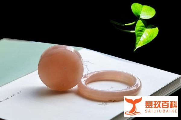 “乱世藏金，盛世藏玉”