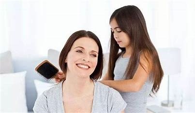 永州一男子返岗女儿偷塞100元和卡片，为何总说女儿是父母的贴心小棉袄？