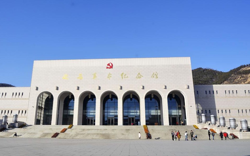 爷爷专程带孙子到延安纪念馆，大声读入党誓词，你对这一幕有何感触？