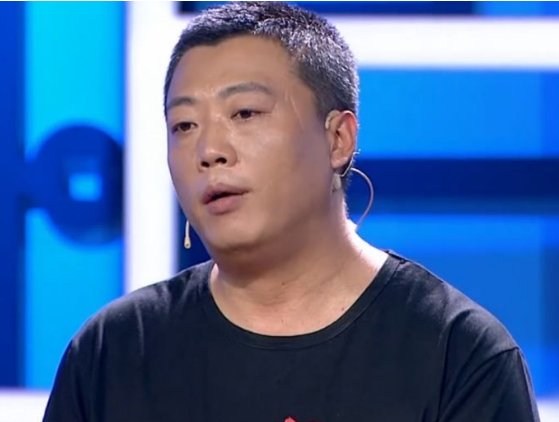 公然“炮轰”苗阜和西安相声节,相声演员马腾翔,是什么来头?