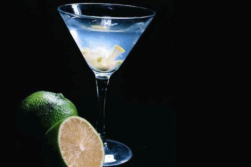 马爹利和马提尼是一种酒吗？