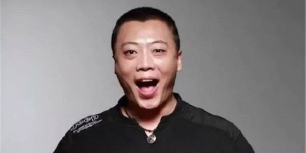 公然“炮轰”苗阜和西安相声节,相声演员马腾翔,是什么来头?