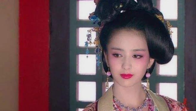 佟丽娅夫妇海外豪宅再被提及，天价房款令人好奇，他们为此是否会接拍烂片？
