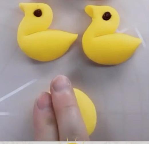 做小黄鸭的教程