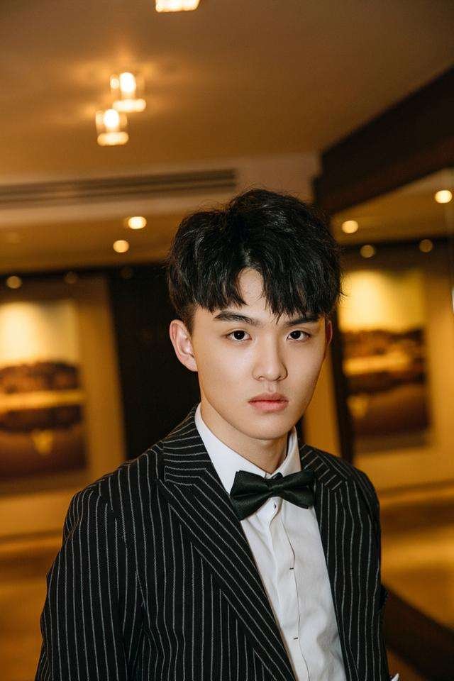 郑伟也算是童星出身，他到目前为止塑造了多少经典角色？