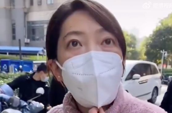 郑州一自称社区干部阻止市民正常拍摄!这是为什么呢?
