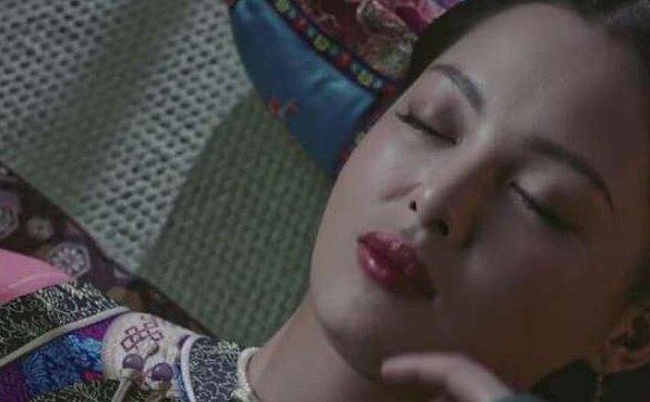《如懿传》嘉妃第几集死的？
