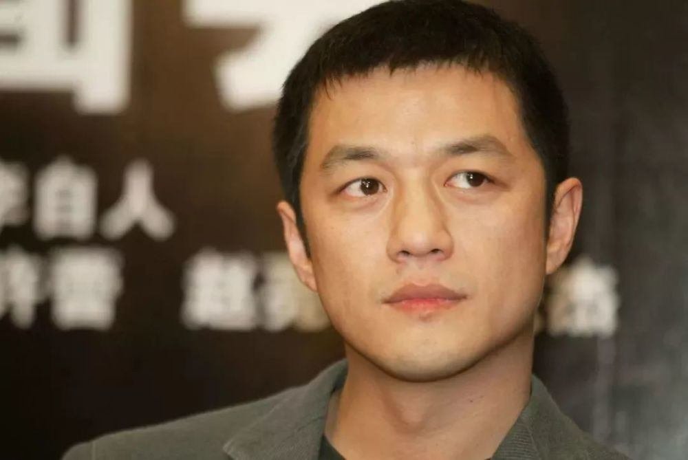 李亚鹏做生意损失惨重,他为何不回来自己的老本行,好好做一名演员呢??