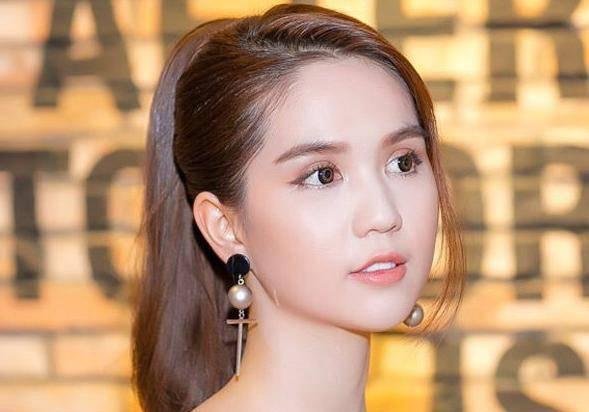 越南“第一美女”邓玉贞，高颜值好身材，她值不值得这个称呼？