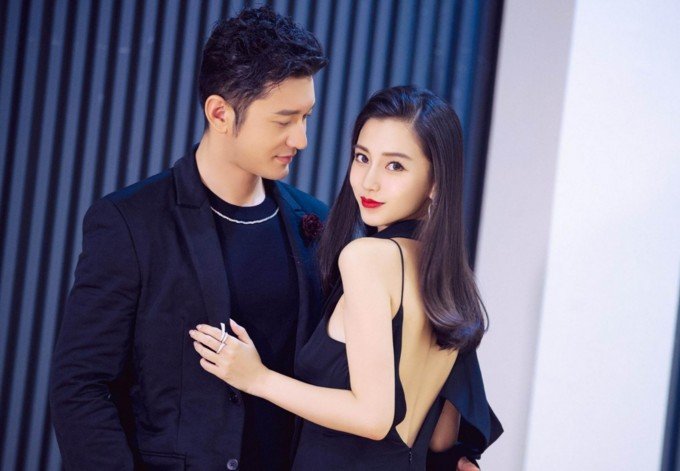 黄晓明的家庭背景是不是非常的好?